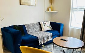 Neat Apartment In Randburg